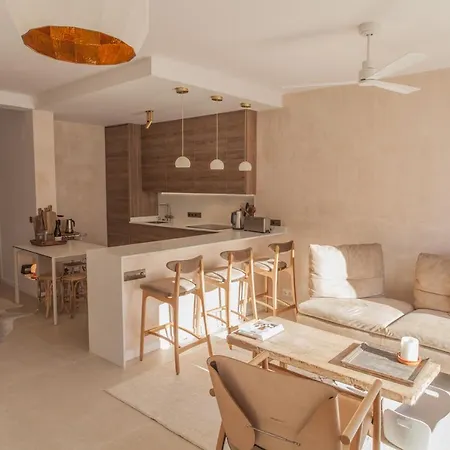 Cozy House - Luxurious House